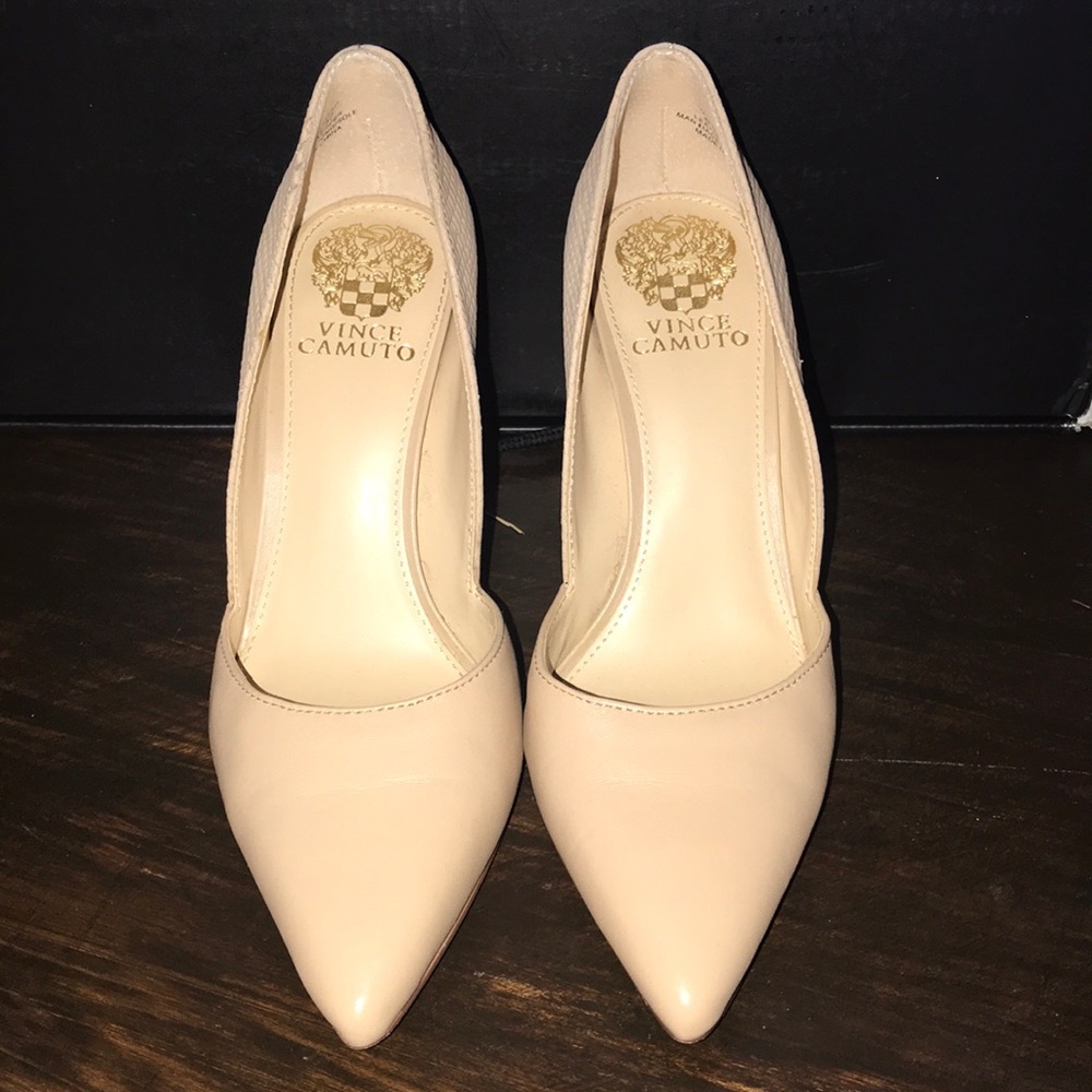 Vince Camuto Airmosah Pumps